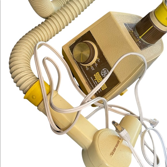 Vintage 1970s GE Superblow Pistol blow dryer with multiple settings. 💗 - Picture 6 of 10